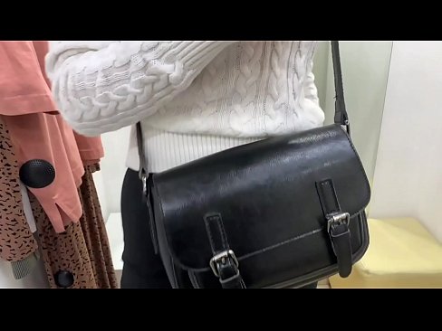 ❤️ Masturbazione publica di a ghjovana cagna FeralBerry cù un dildo in a sala di prove ❤ Bella porno à noi ❌