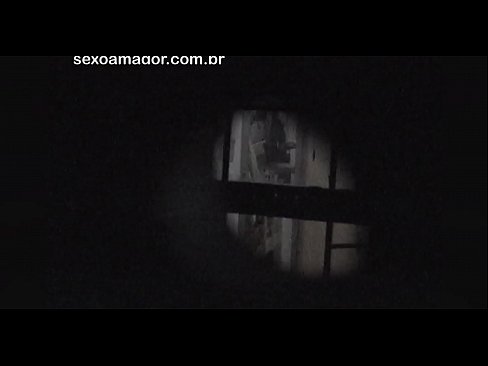 ❤️ Blondie hè videoregistrata in segretu da un voyeur di u quartieru nascostu daretu à i mattoni cavi ❤ Bella porno à noi ❌